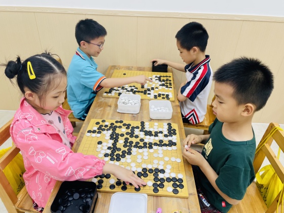 沉着果断的小棋手_副本.jpg