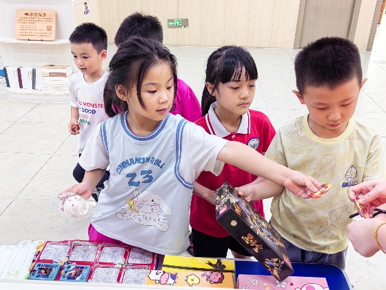 3、为了迎接节日的到来，我们在本周的周末举行了一个少量积分兑换礼物的小活动_副本.jpg